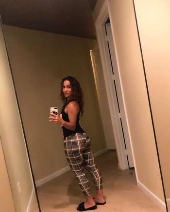 Yesenia De La Rosa