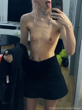 Yesterdaisygirl Leaked Nude OnlyFans (Photo 12)