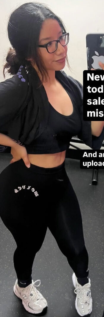 yetseniaa Leaked Nude OnlyFans (Photo 19)