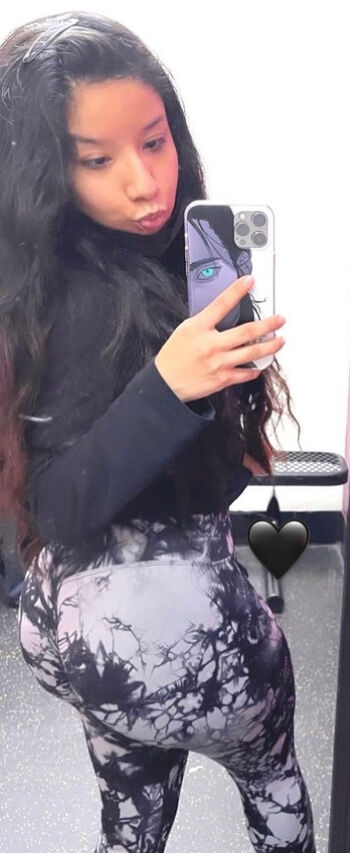 yetseniaa Leaked Nude OnlyFans (Photo 27)