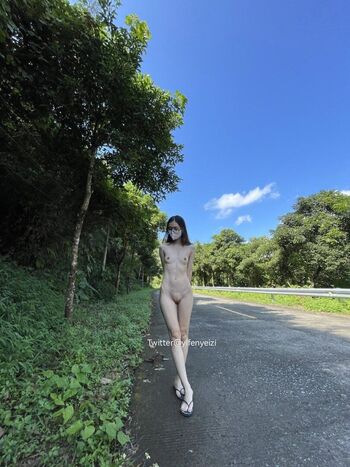 yifengyezi Leaked Nude OnlyFans (Photo 7)