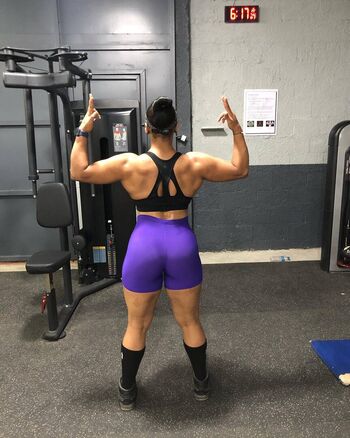 Yina Hernandez