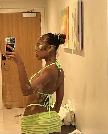 youlovejuu Leaked Nude OnlyFans (Photo 6)