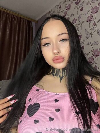 yourhottienica