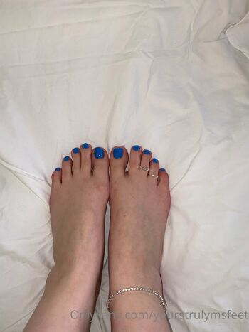 yourstrulymsfeet Leaked Nude OnlyFans (Photo 14)