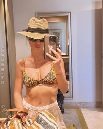 Yüsra Geyik Leaked Nude OnlyFans (Photo 4)