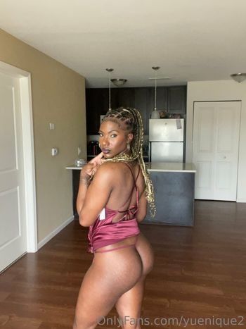 Yuenique Leaked Nude OnlyFans (Photo 4)