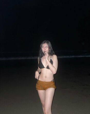 Yuri Gen Leaked Nude OnlyFans (Photo 2)