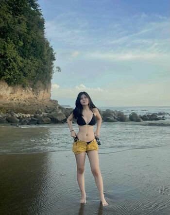Yuri Gen Leaked Nude OnlyFans (Photo 7)