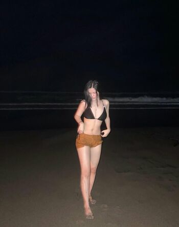 Yuri Gen Leaked Nude OnlyFans (Photo 8)