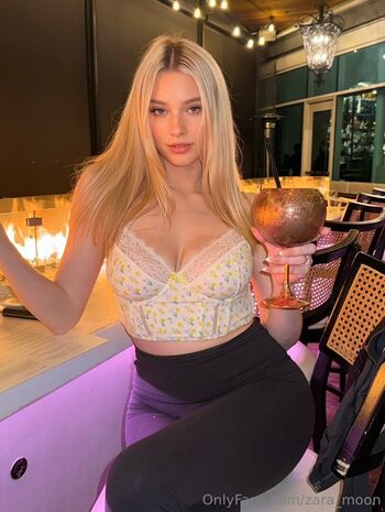 zara_moon