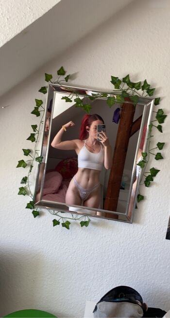 Zarahchan Leaked Nude OnlyFans (Photo 30)