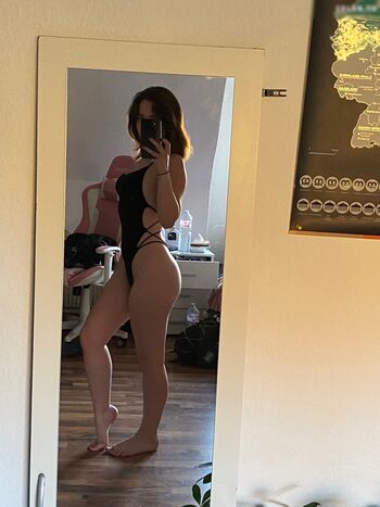Zarahchan Leaked Nude OnlyFans (Photo 41)