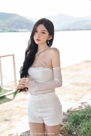 Zhou Yuxi Leaked Nude OnlyFans (Photo 34)