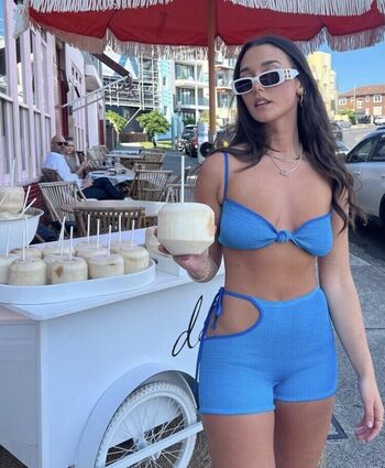 Zoe Kalotheos