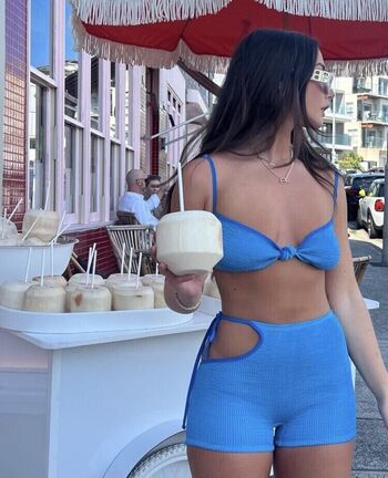 Zoe Kalotheos