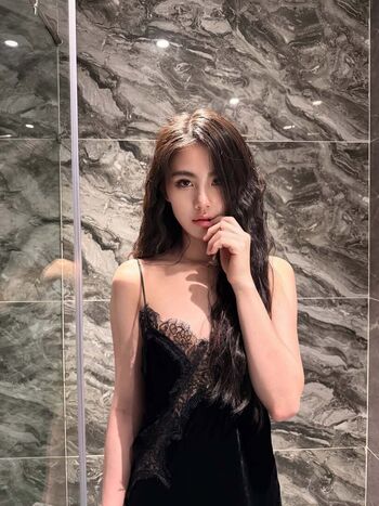 Zoe Levana Leaked Nude OnlyFans (Photo 19)