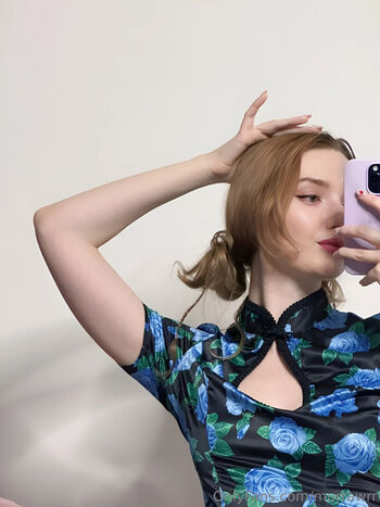 Zoe's Paws Leaked Nude OnlyFans (Photo 2)