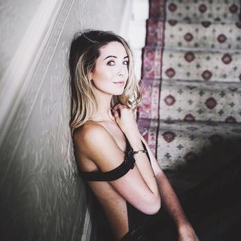 Zoë Sugg Leaked Nude OnlyFans (Photo 20)