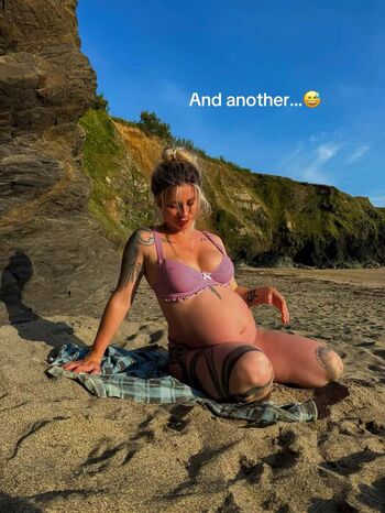 Zoeelfreyah Leaked Nude OnlyFans (Photo 3)