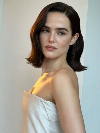Zoey Deutch