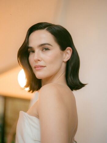 Zoey Deutch