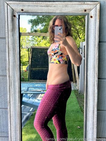 zoeytryingnewthings