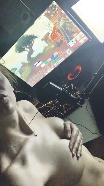 Zuccubuz Leaked Nude OnlyFans (Photo 23)